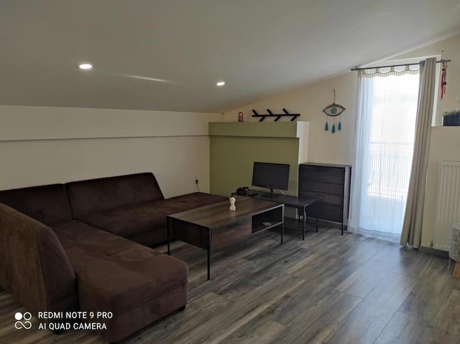 Apartmán Σοφίτα Καλλύνω Soluň Exteriér fotografie